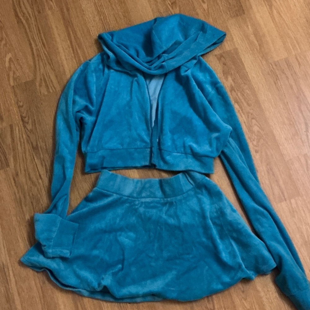Source Unknown Teal Velour Hoodie and Skirt Set